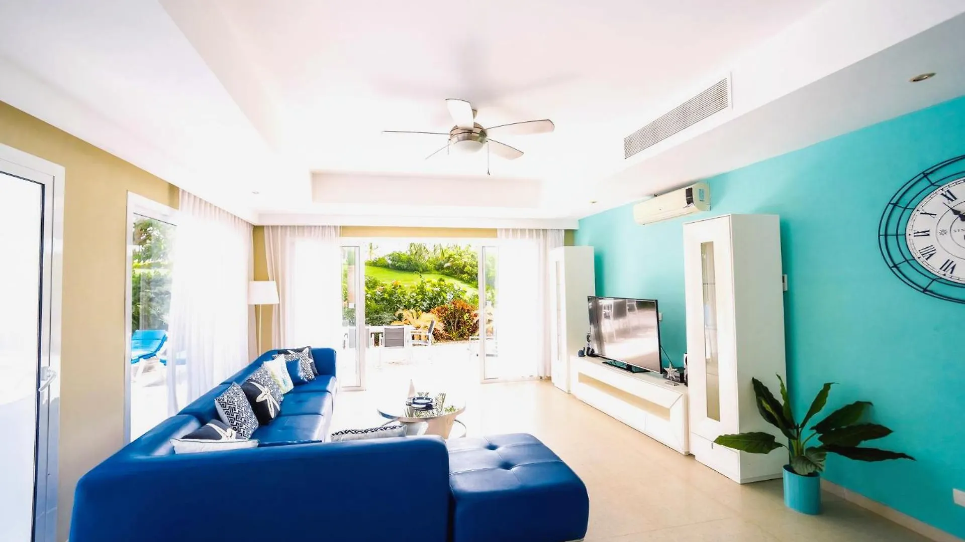Luxury Villa Iberosta Del Mar - 4Bdr, Private Beach, Pool & Jacuzzi Punta Cana