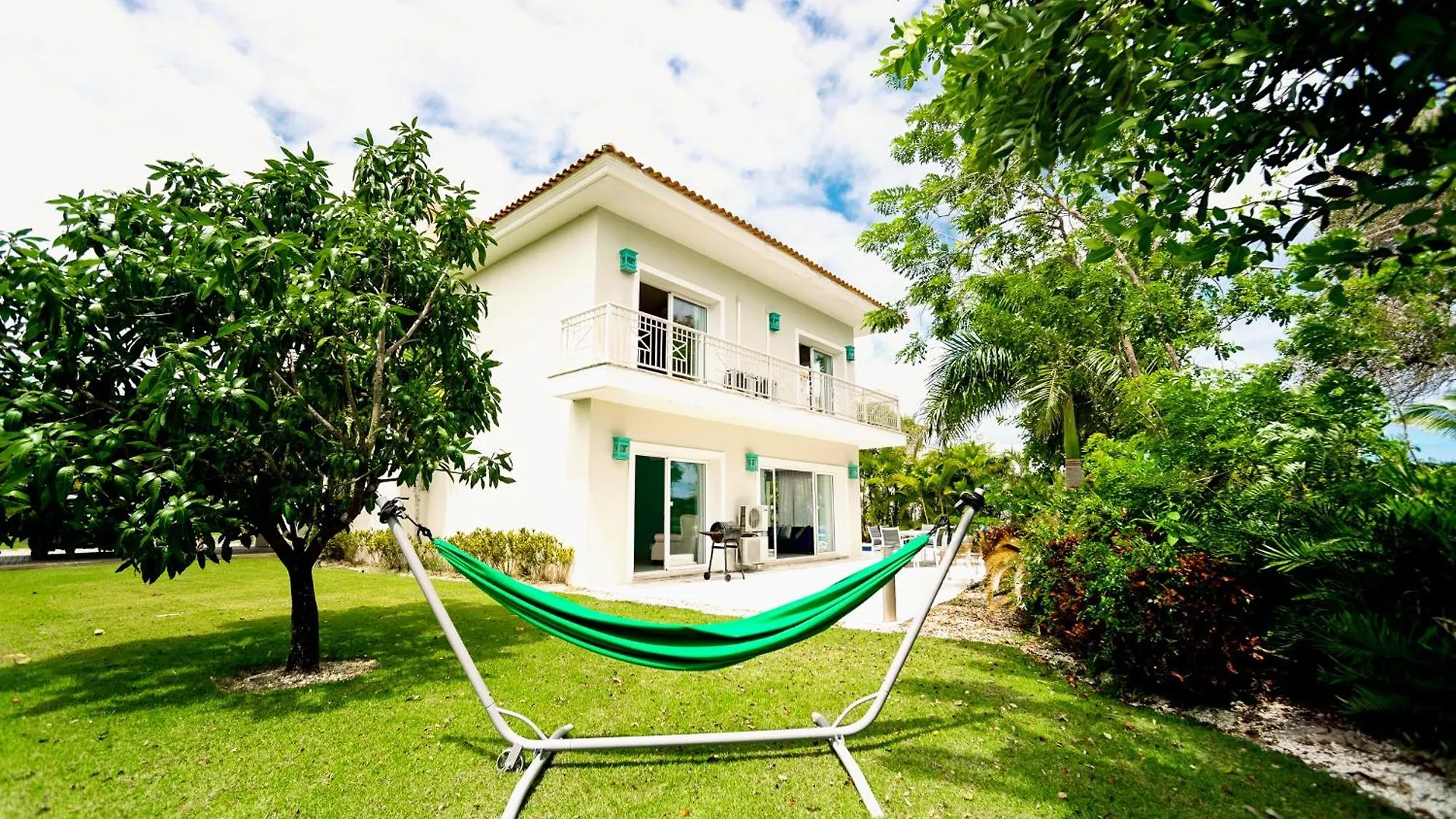 Luxury Villa Iberosta Del Mar - 4Bdr, Private Beach, Pool & Jacuzzi Punta Cana